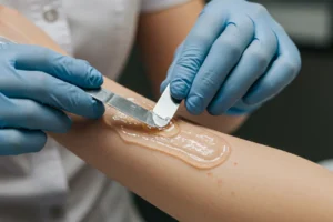 Sensitive Skin Waxing: 2026 Esthetician’s Guide